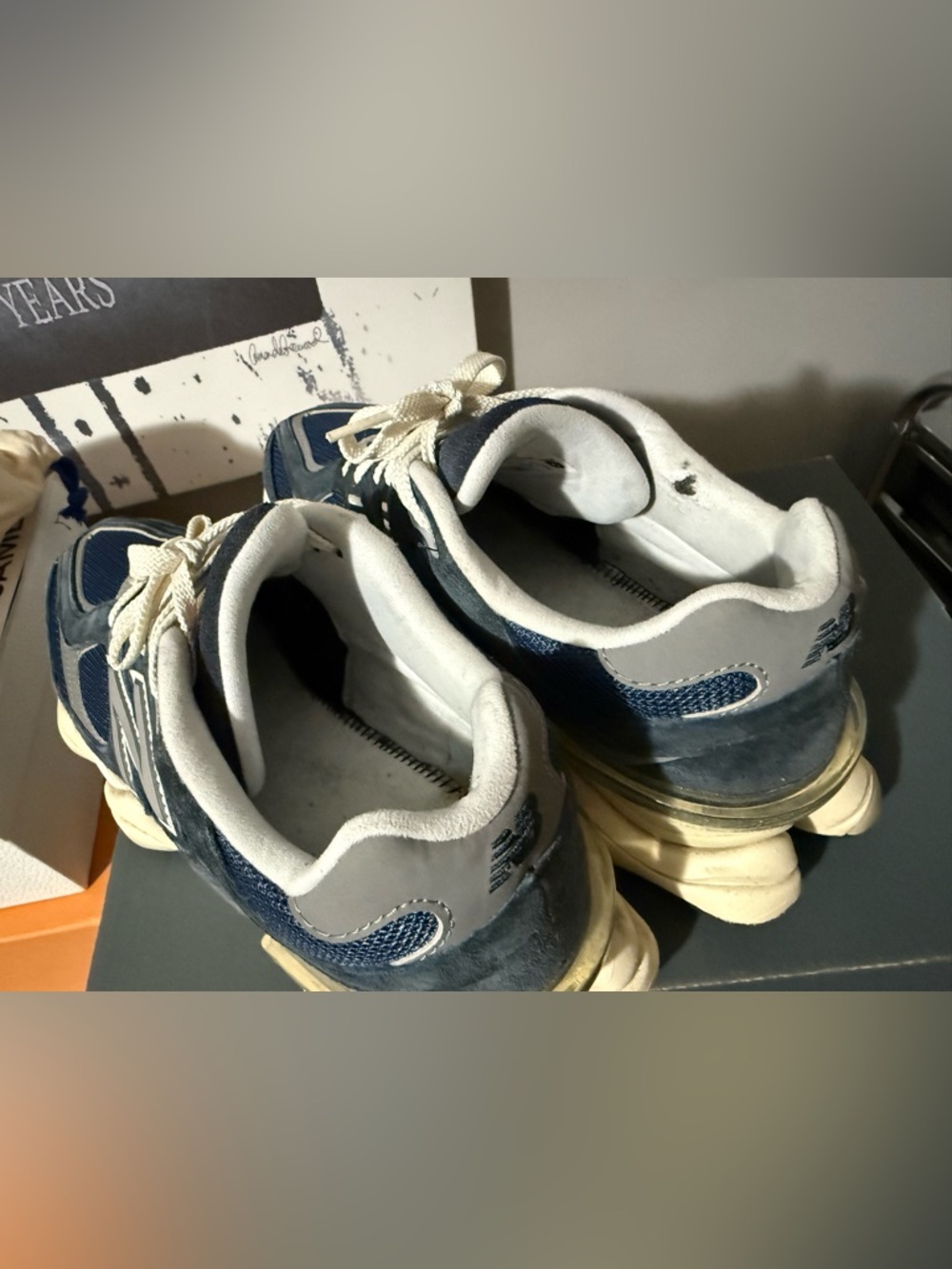 New Balance 9060 in Navy Blue/ Cream Retro Sneakers Men’s Size 9/ Women’s 10.5 - Picture 3 of 3